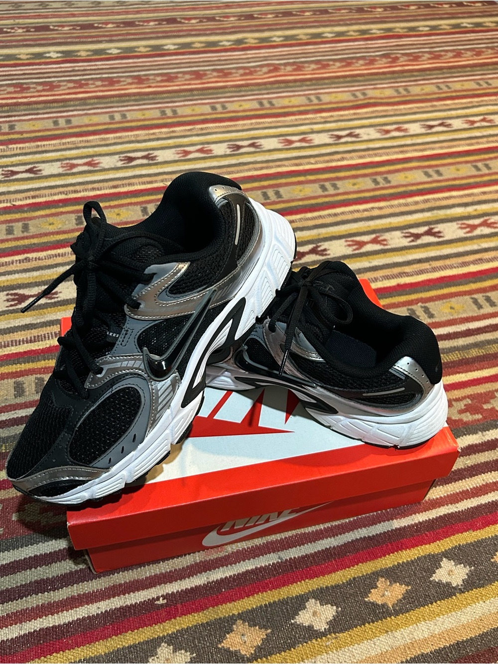 nike “V5 RNR shoes” with box